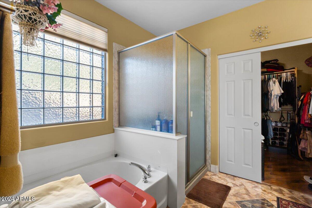 2116 West Harwell Rd. Phoenix, AZ 85041 - Photo 28 of 40 27-Primary bathroom