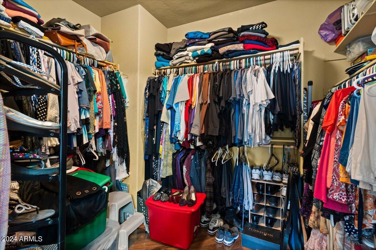 2116 West Harwell Rd. Phoenix, AZ 85041 - Photo 29 of 40 28-Primar closet