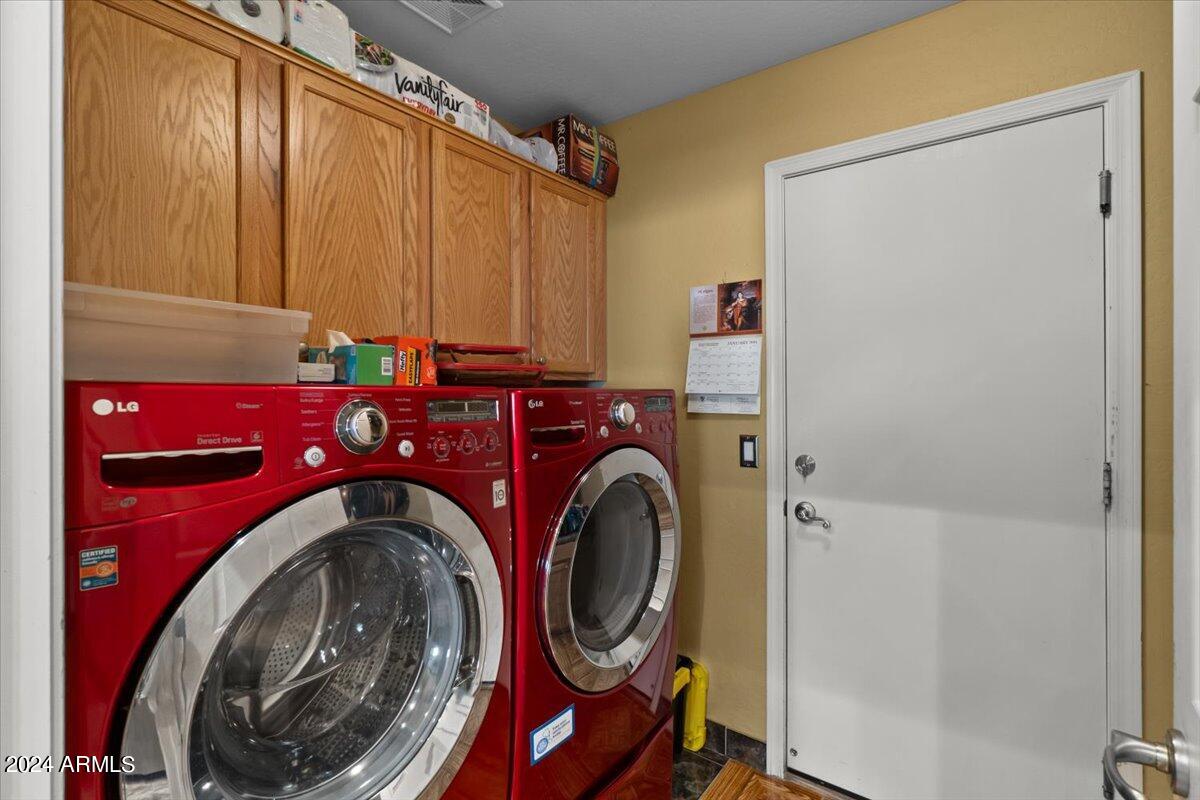 2116 West Harwell Rd. Phoenix, AZ 85041 - Photo 33 of 40 32-Laundry