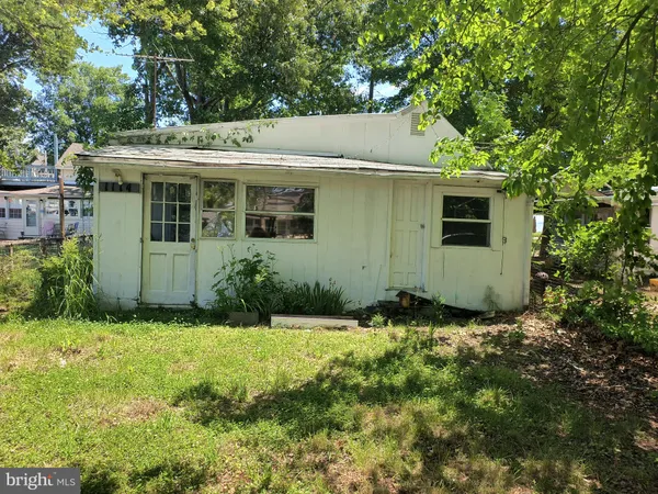 $149,900 | 1114 Lossing Avenue, Colonial Beach, VA 22443