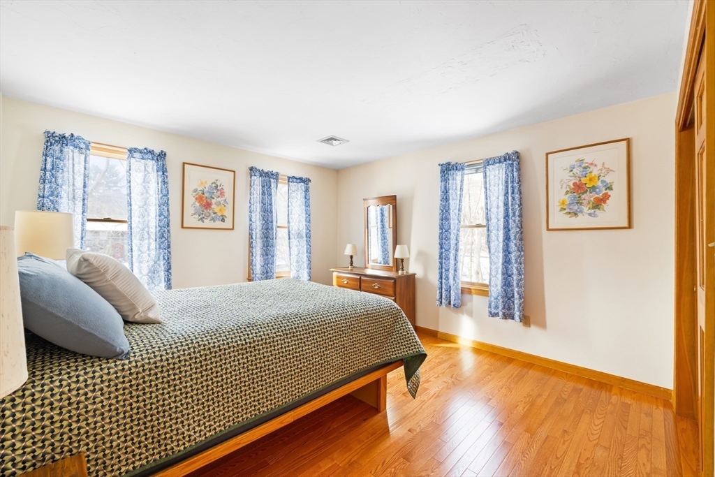 146 East Union Street Ashland, MA 01721 - Photo 24 of 41