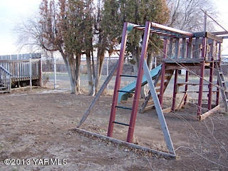3900 Progressive Road Wapato, WA 98951 - Photo 2 of 14