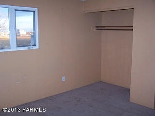 3900 Progressive Road Wapato, WA 98951 - Photo 12 of 14 a view of an empty room