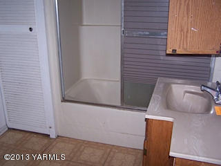 3900 Progressive Road Wapato, WA 98951 - Photo 10 of 14 a view of utility room
