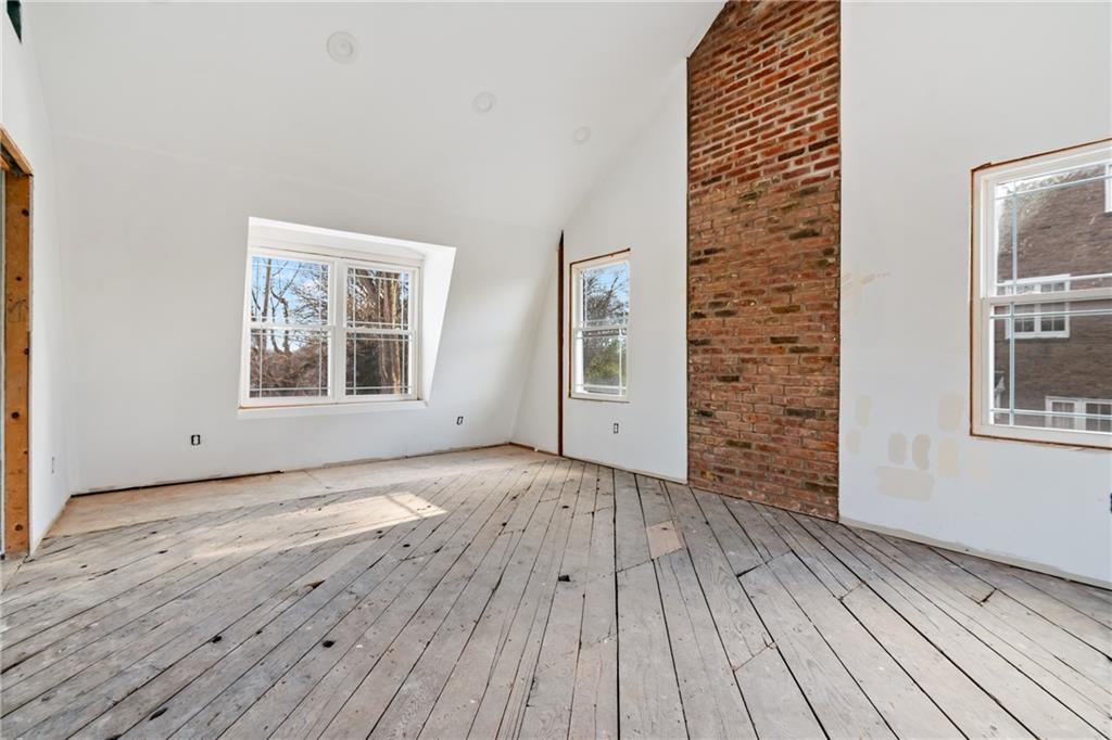 16 Churchill Road Pittsburgh, PA 15235 - Photo 3 of 37 Gallery Image 3