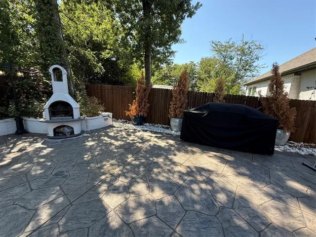 a house view with a outdoor space