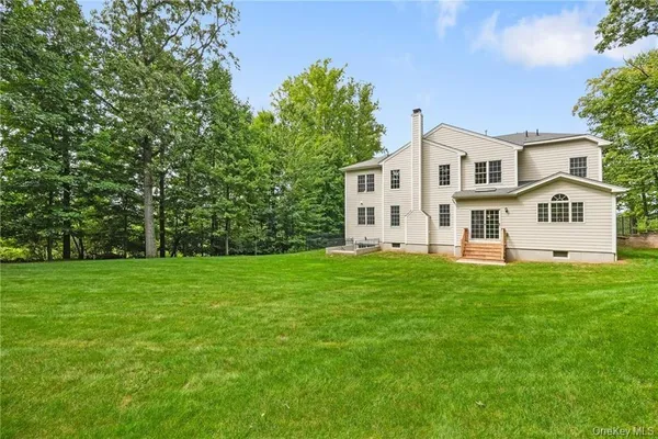 $15,000 | 11 Fraydun Lane, Scarsdale, NY 10583