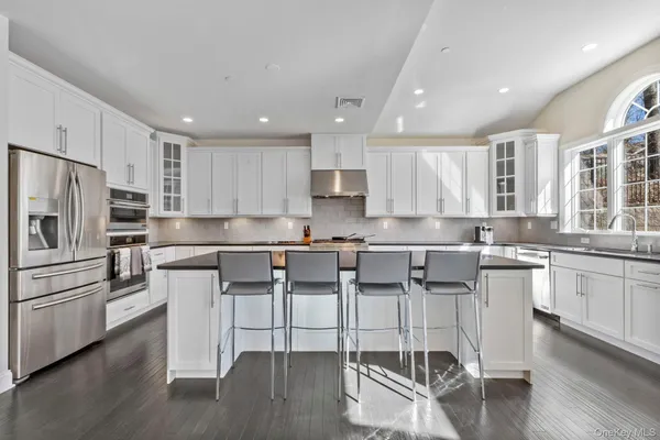 $15,000 | 11 Fraydun Lane, Scarsdale, NY 10583