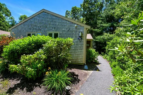 $725,000 | 96 Shoreland Path, Unit 96, Teaticket, MA 02536