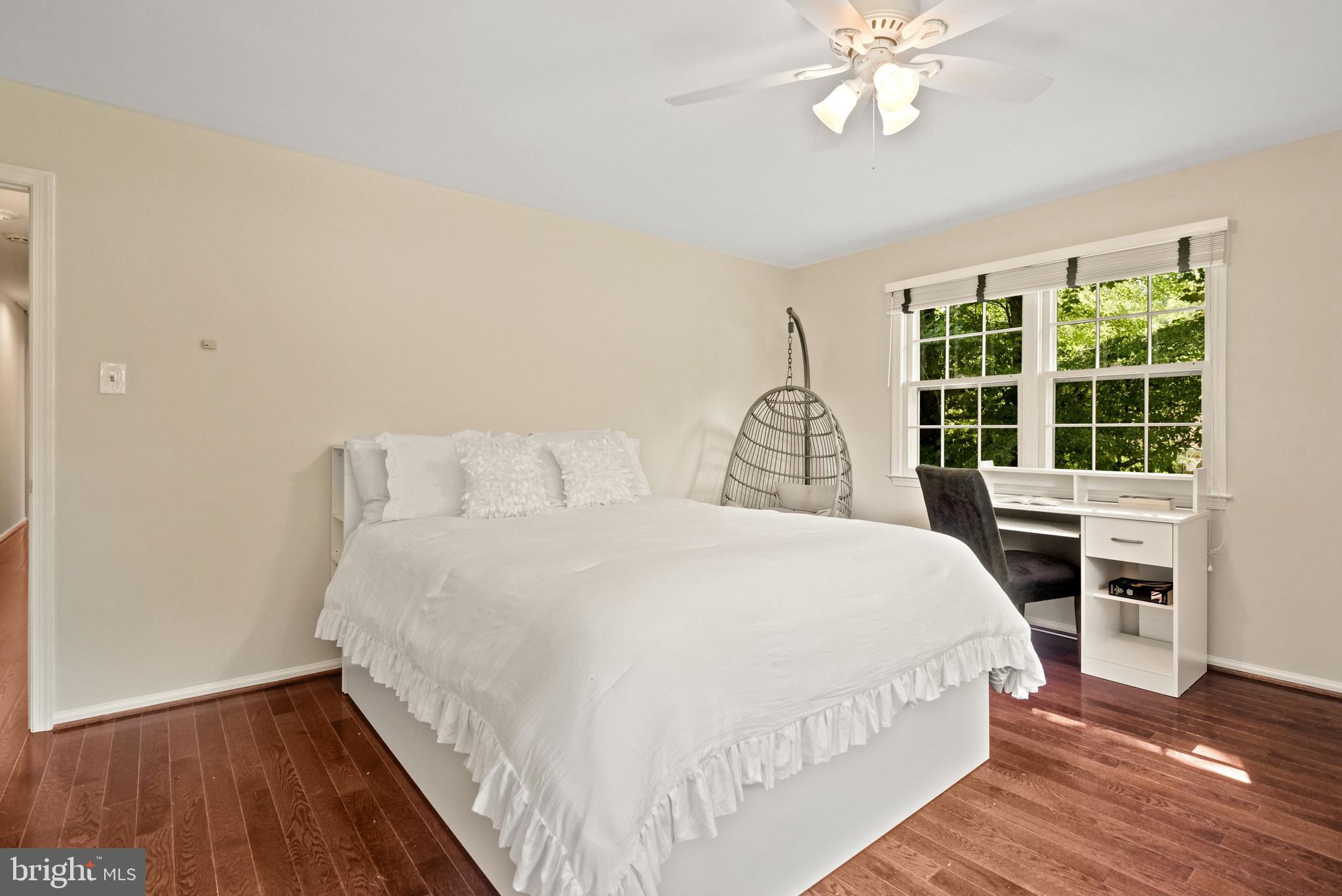 902 Ridge Drive McLean, VA 22101 - Photo 22 of 41 Upper Bedroom #3