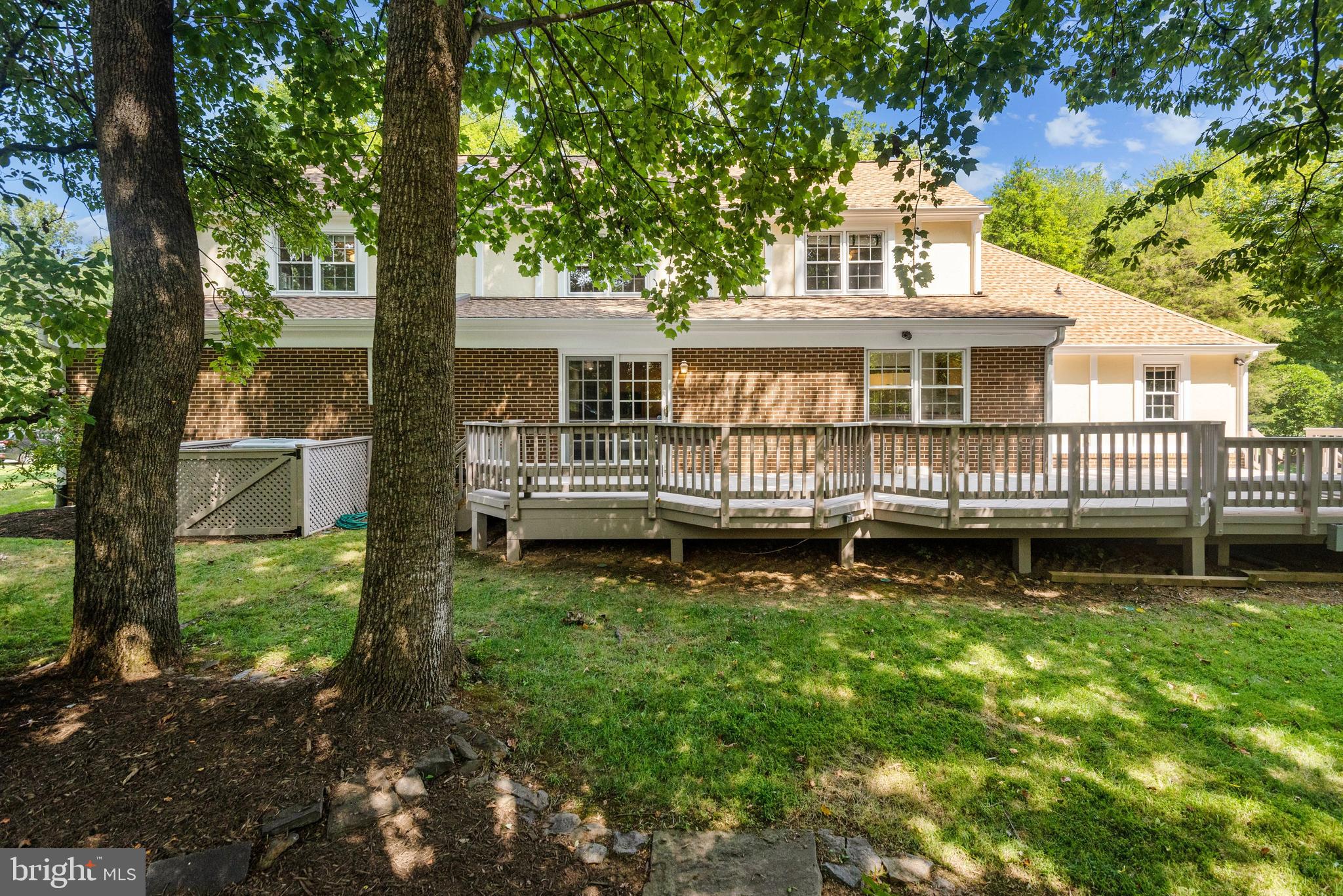 902 Ridge Drive McLean, VA 22101 - Photo 34 of 41 Serene Backyard