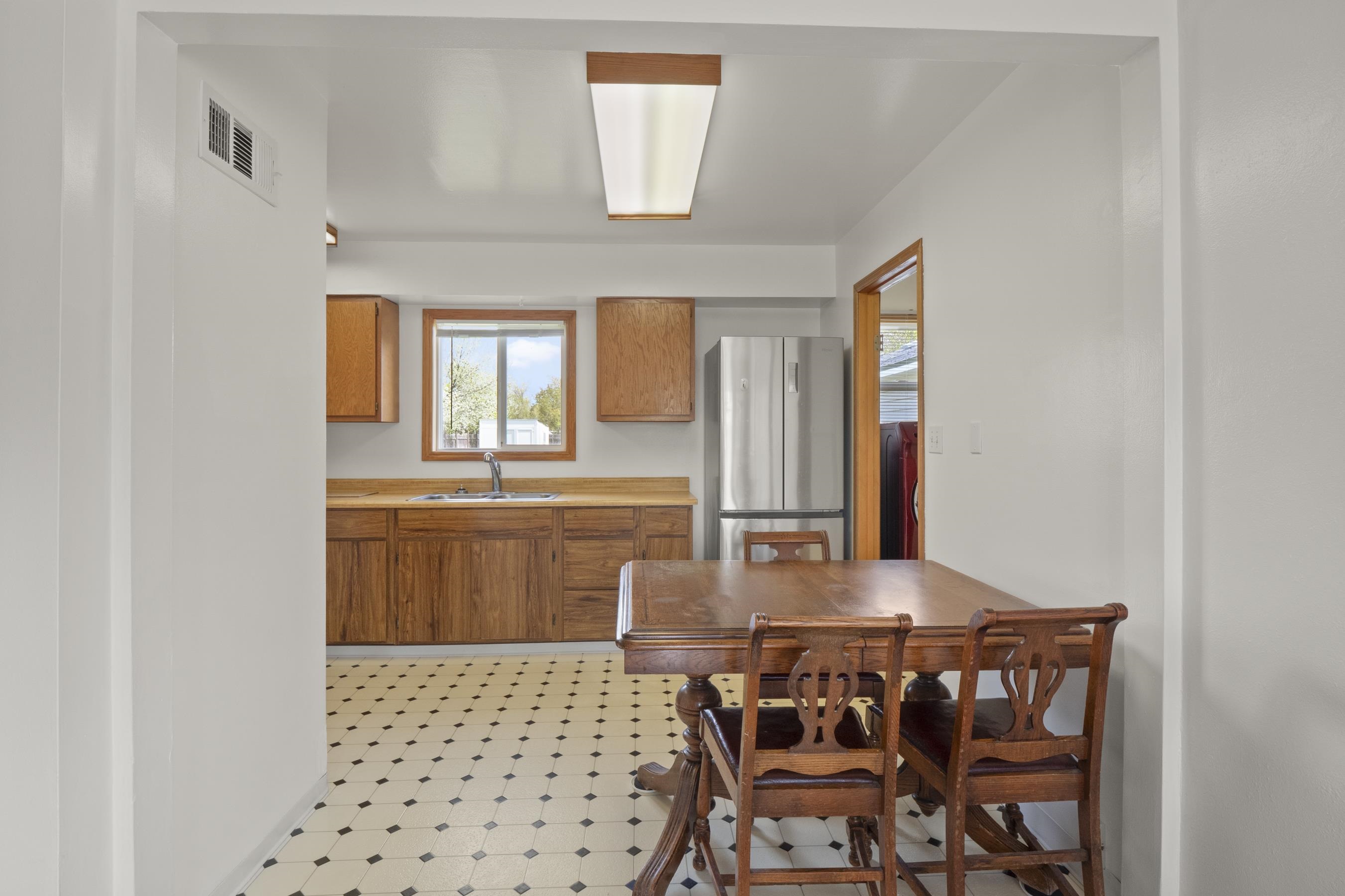 416 North Dick Road Spokane Valley, WA 99212 - Photo 8 of 41 Gallery Image 8