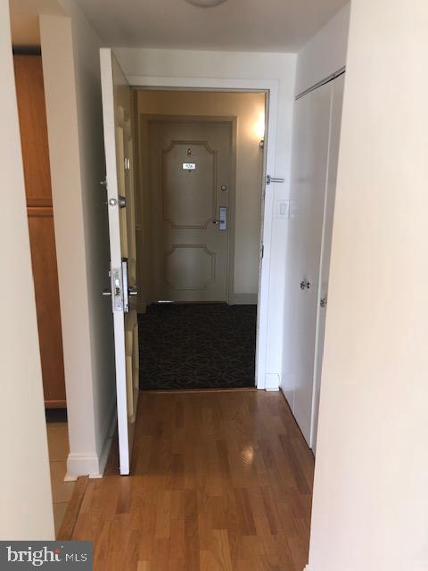 2001 Hamilton Street, Unit 927 Philadelphia, PA 19130 - Photo 4 of 29