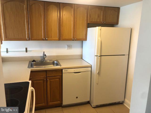 2001 Hamilton Street, Unit 927 Philadelphia, PA 19130 - Photo 8 of 29