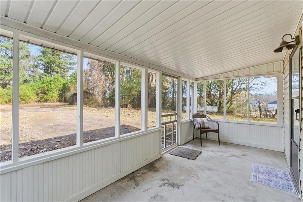 344 Colbert Road Dallas, GA 30132 - Photo 25 of 29 a room with window