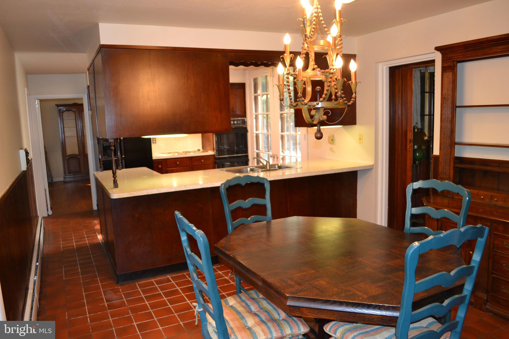 1720 Lynam Road Abington, PA 19001 - Photo 14 of 40 Breakfast bar open to breakfast room