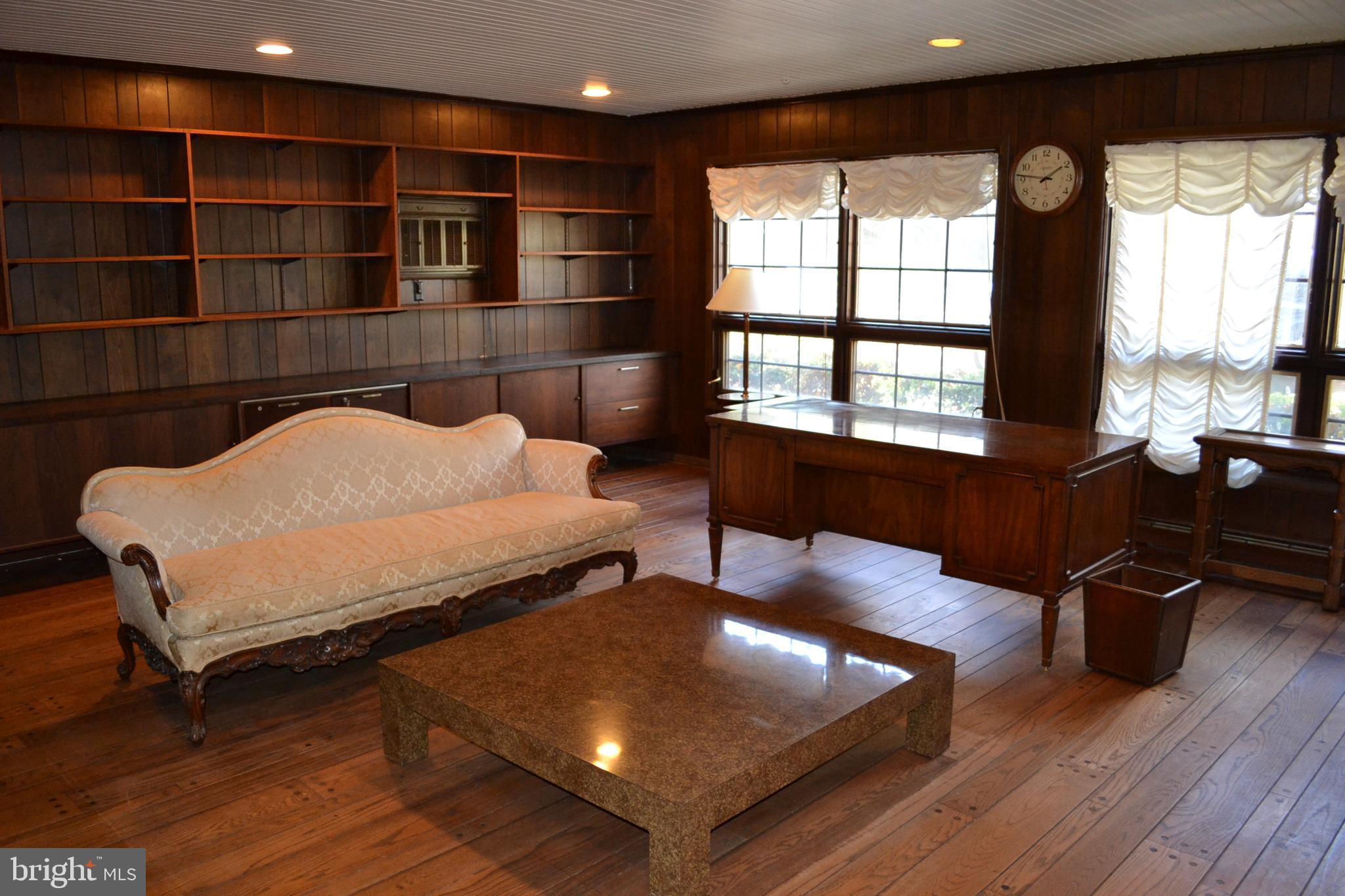 1720 Lynam Road Abington, PA 19001 - Photo 16 of 40 Executive style family room