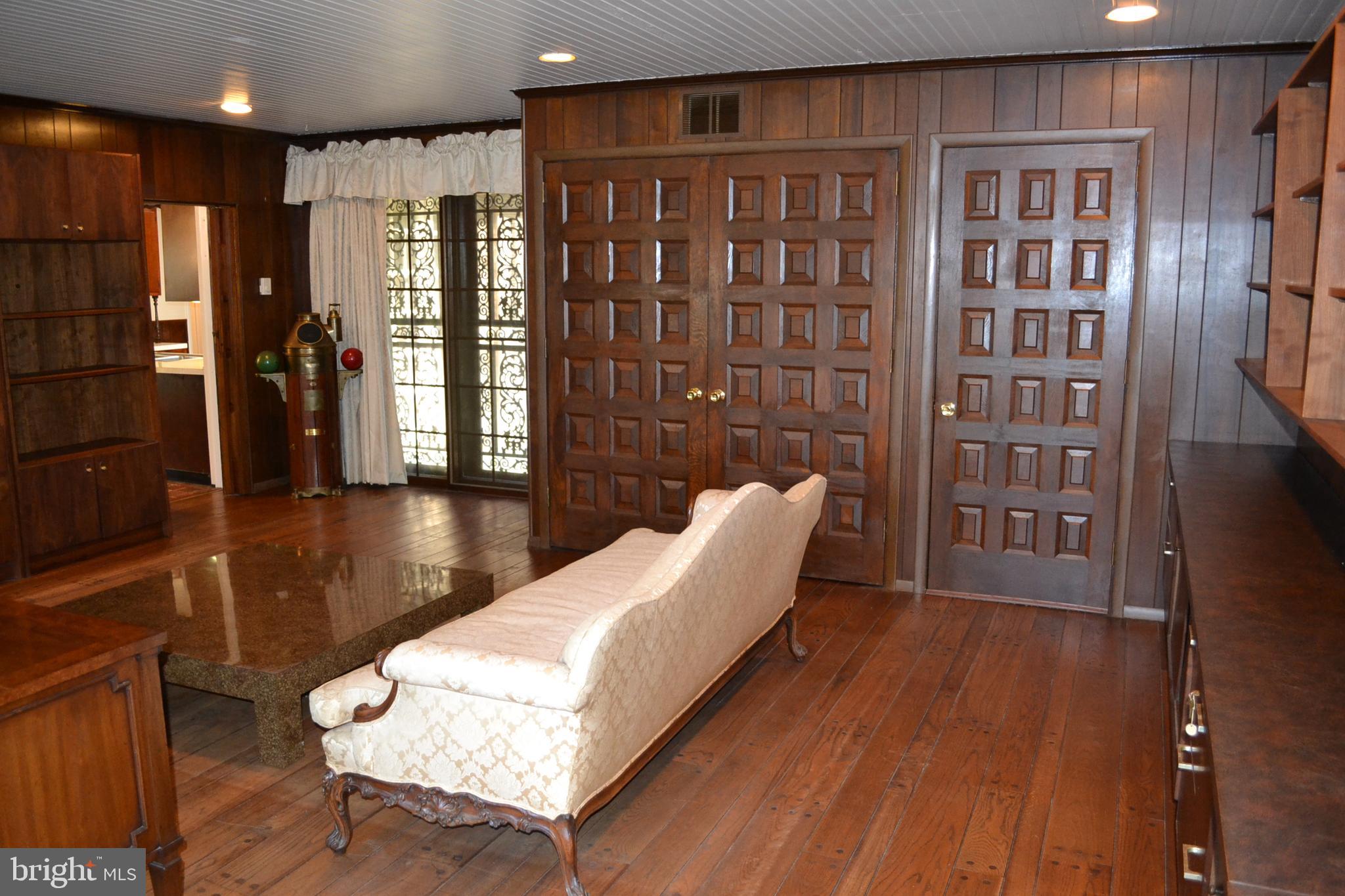 1720 Lynam Road Abington, PA 19001 - Photo 17 of 40 Family room with an abundance of closets