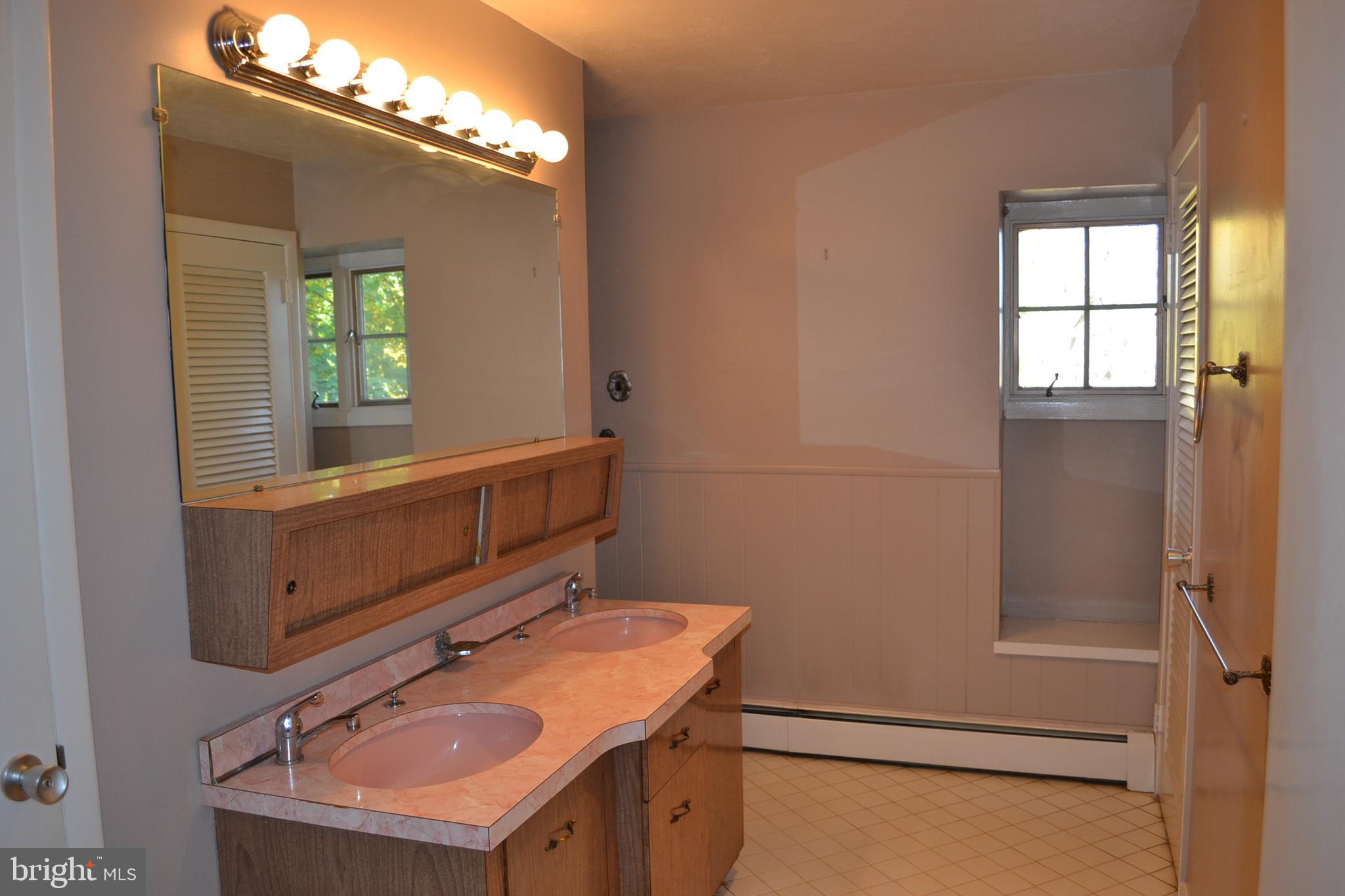 1720 Lynam Road Abington, PA 19001 - Photo 21 of 40 Master bath with double bowl vanity,