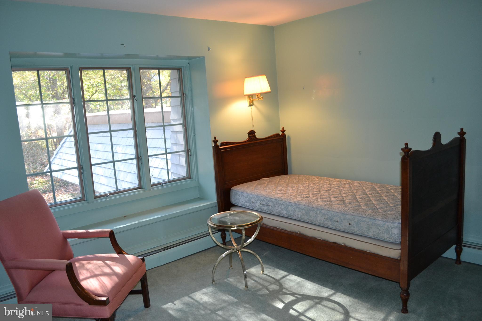 1720 Lynam Road Abington, PA 19001 - Photo 23 of 40 3rd bedroom with window seat