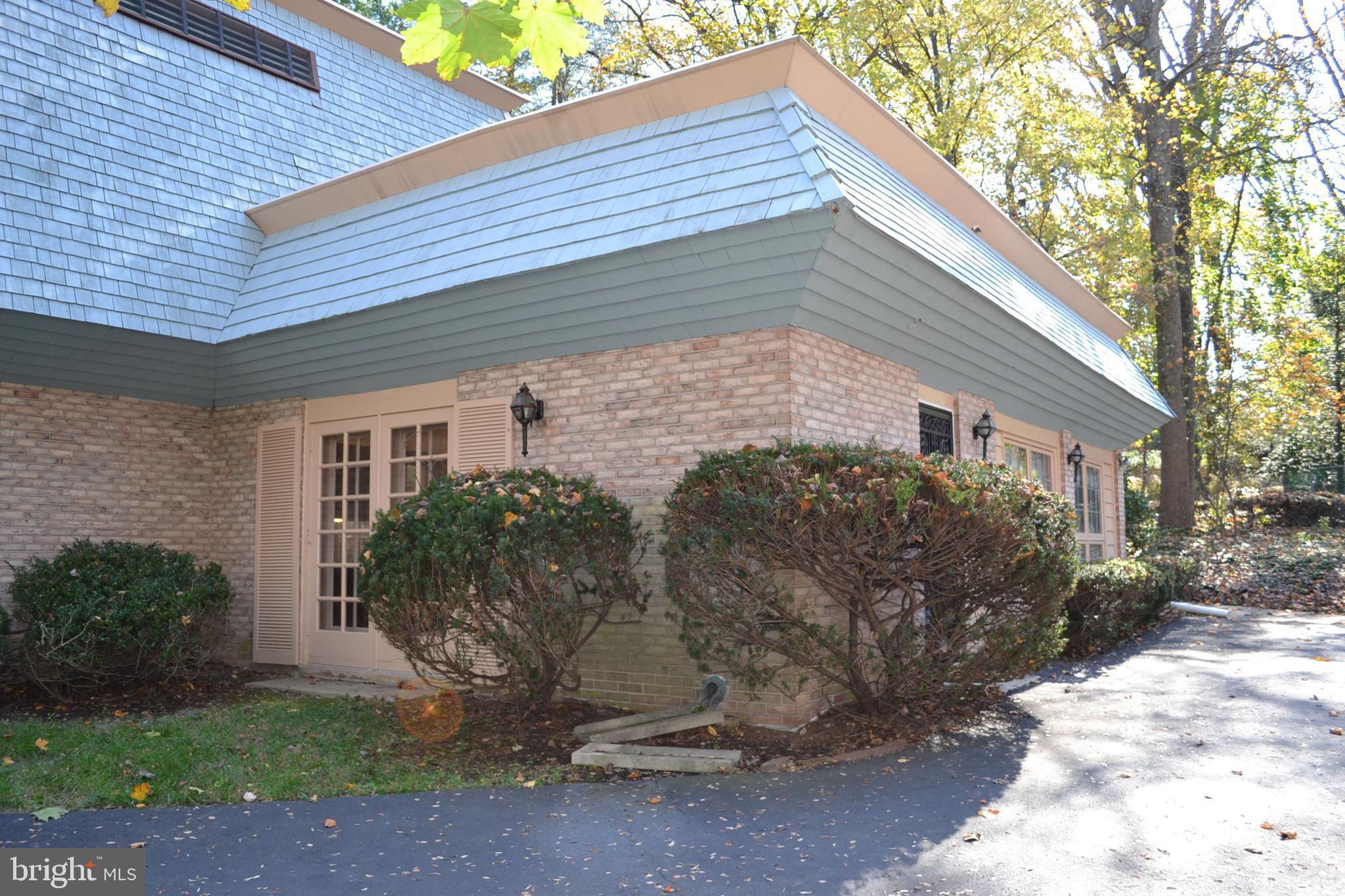 1720 Lynam Road Abington, PA 19001 - Photo 29 of 40 Side of house