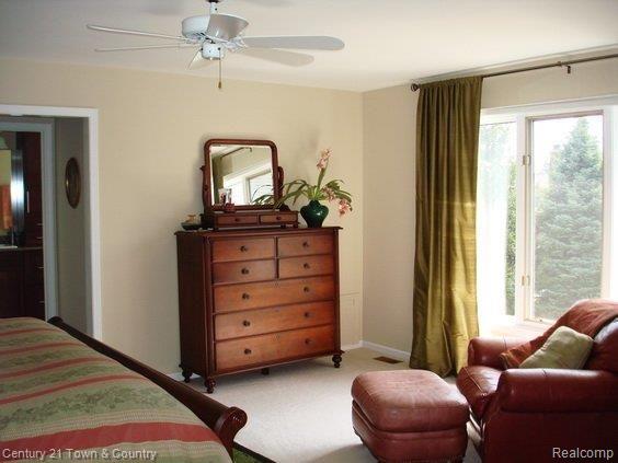 1158 Ridgeway Drive Rochester, MI 48307 - Photo 15 of 25 Master Bedroom