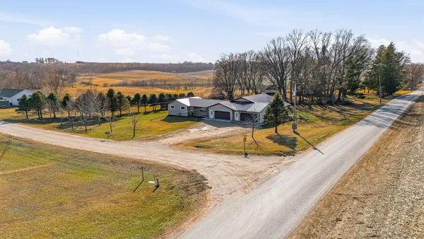 $315,000 | S5707 Meadowview Drive, Viroqua, WI 54665