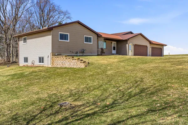 $315,000 | S5707 Meadowview Drive, Viroqua, WI 54665