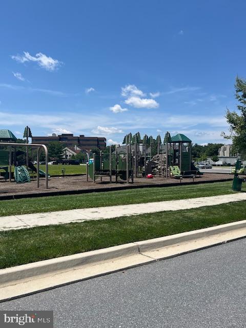 213 Lyons Creek Drive Laurel, MD 20708 - Photo 15 of 18 a view of big yard and large trees