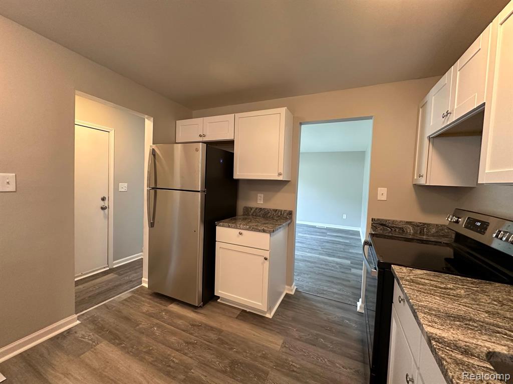 15709 Colbert Street Romulus, MI 48174 - Photo 9 of 28