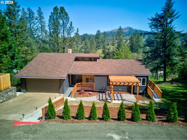 $518,000 | 267 Mountain View, Glide, OR 97443