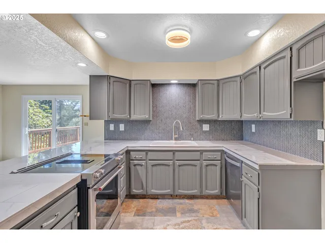 $534,000 | 267 Mountain View, Glide, OR 97443