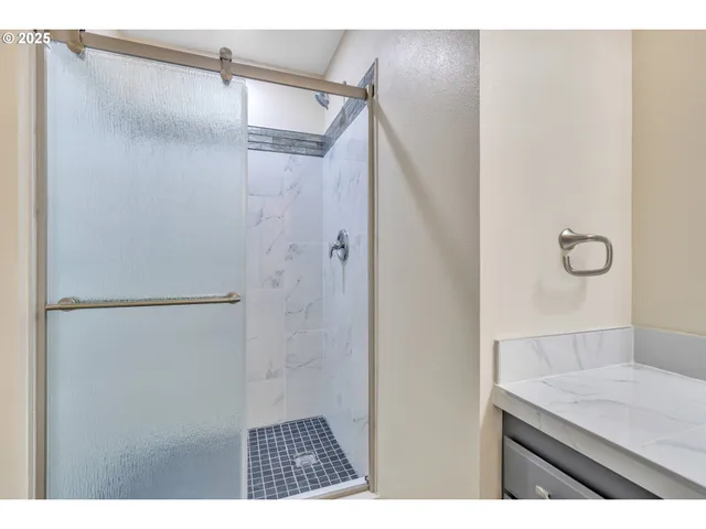 $534,000 | 267 Mountain View, Glide, OR 97443