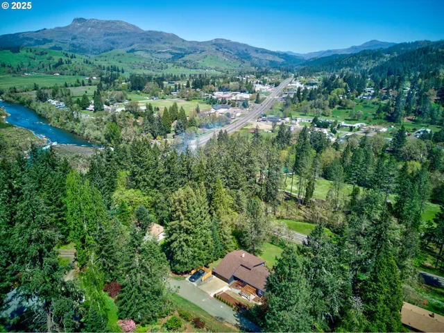 $534,000 | 267 Mountain View, Glide, OR 97443