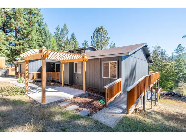 $534,000 | 267 Mountain View, Glide, OR 97443