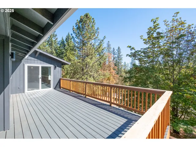 $534,000 | 267 Mountain View, Glide, OR 97443