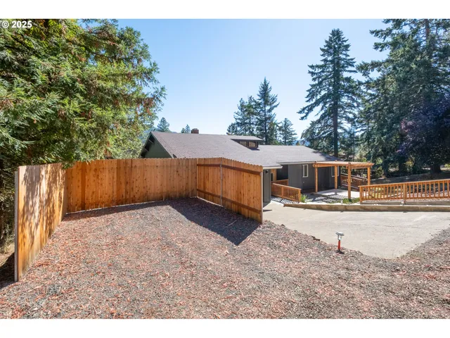 $534,000 | 267 Mountain View, Glide, OR 97443