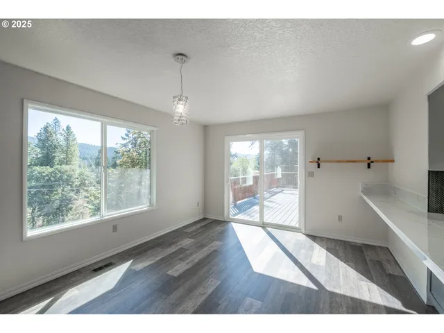 $534,000 | 267 Mountain View, Glide, OR 97443