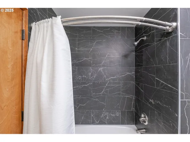 $534,000 | 267 Mountain View, Glide, OR 97443