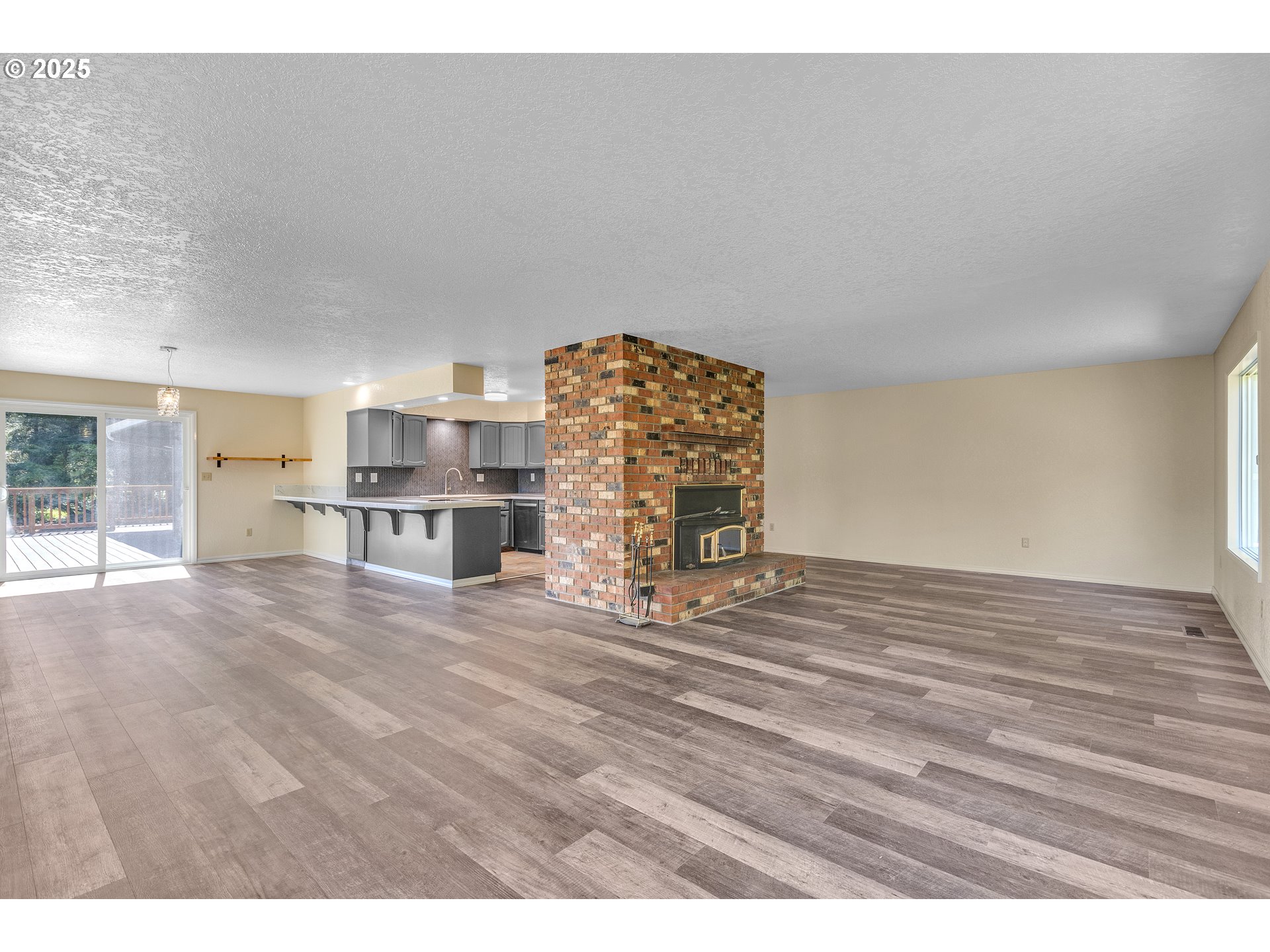 267 Mountain View Glide, OR 97443 - Photo 5 of 44