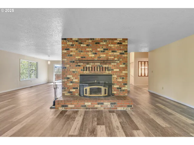 $534,000 | 267 Mountain View, Glide, OR 97443