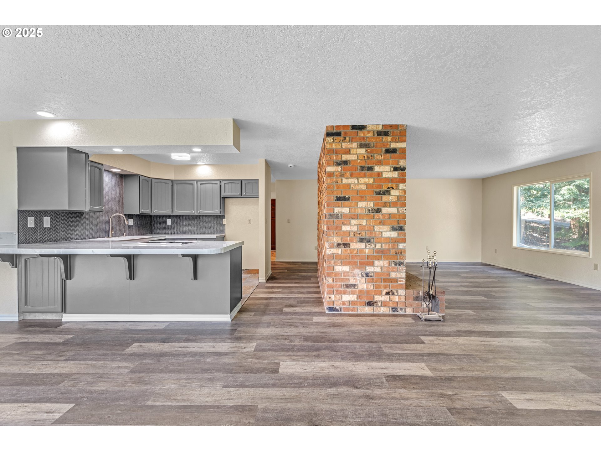 267 Mountain View Glide, OR 97443 - Photo 7 of 44