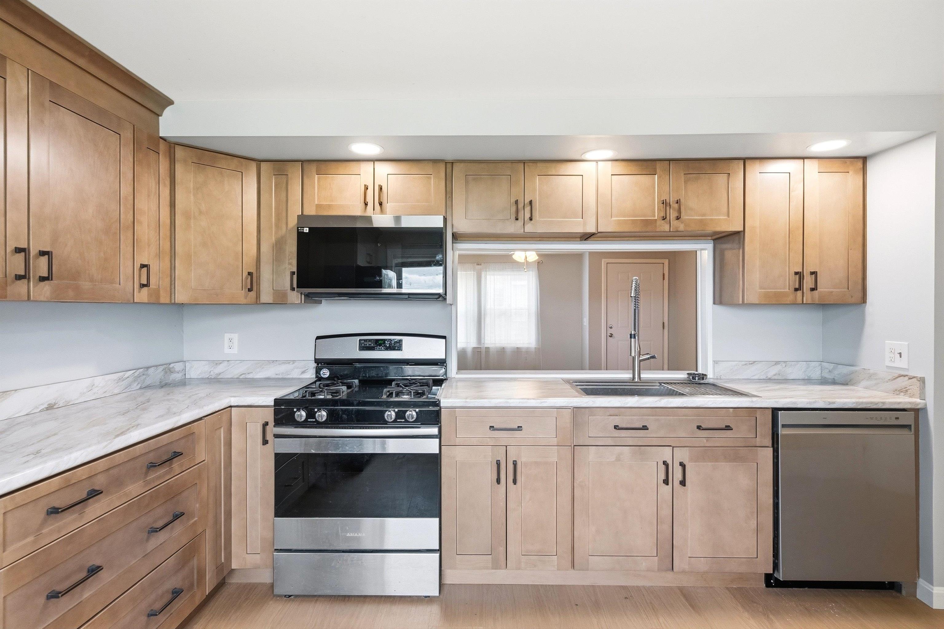 501 Bean Hill Road, Unit 16 Northfield, NH 03276 - Photo 4 of 56