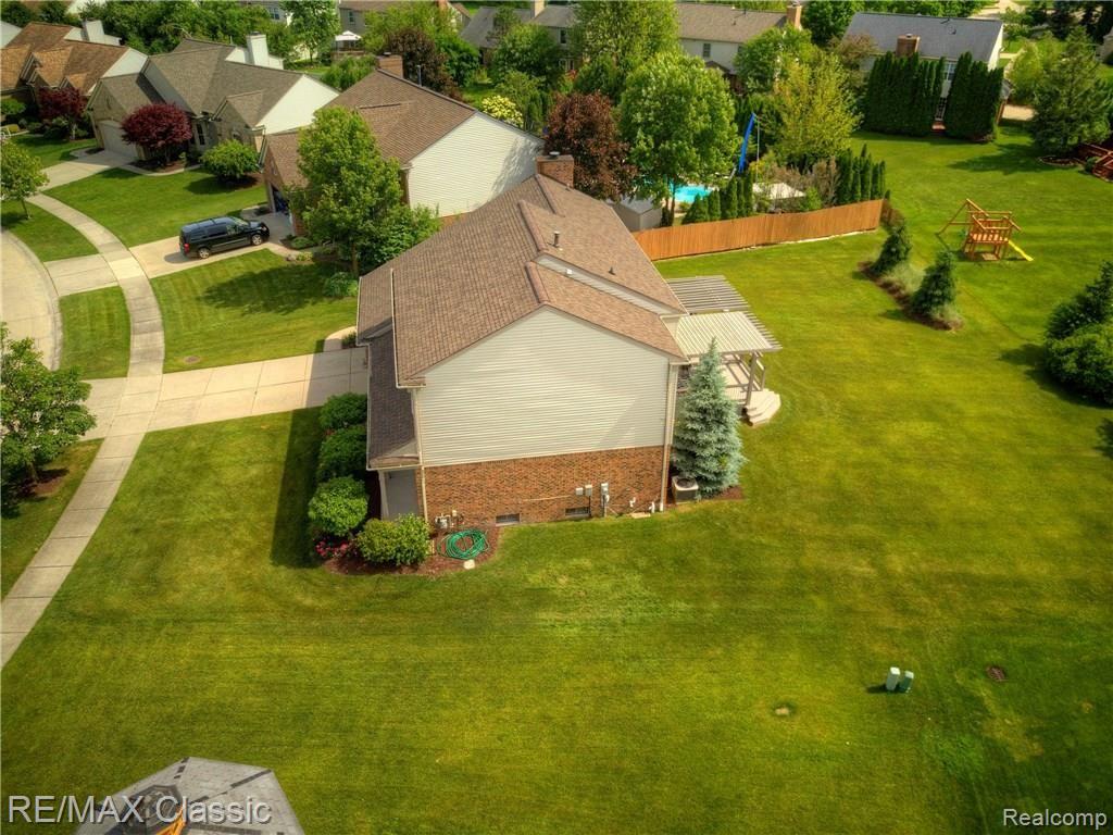 45717 Radnor Road Canton, MI 48187 - Photo 40 of 48
