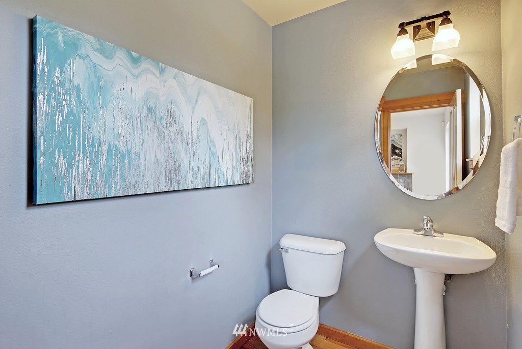 2476 Southwest Webster Street Seattle, WA 98106 - Photo 12 of 18 Gallery Image 12