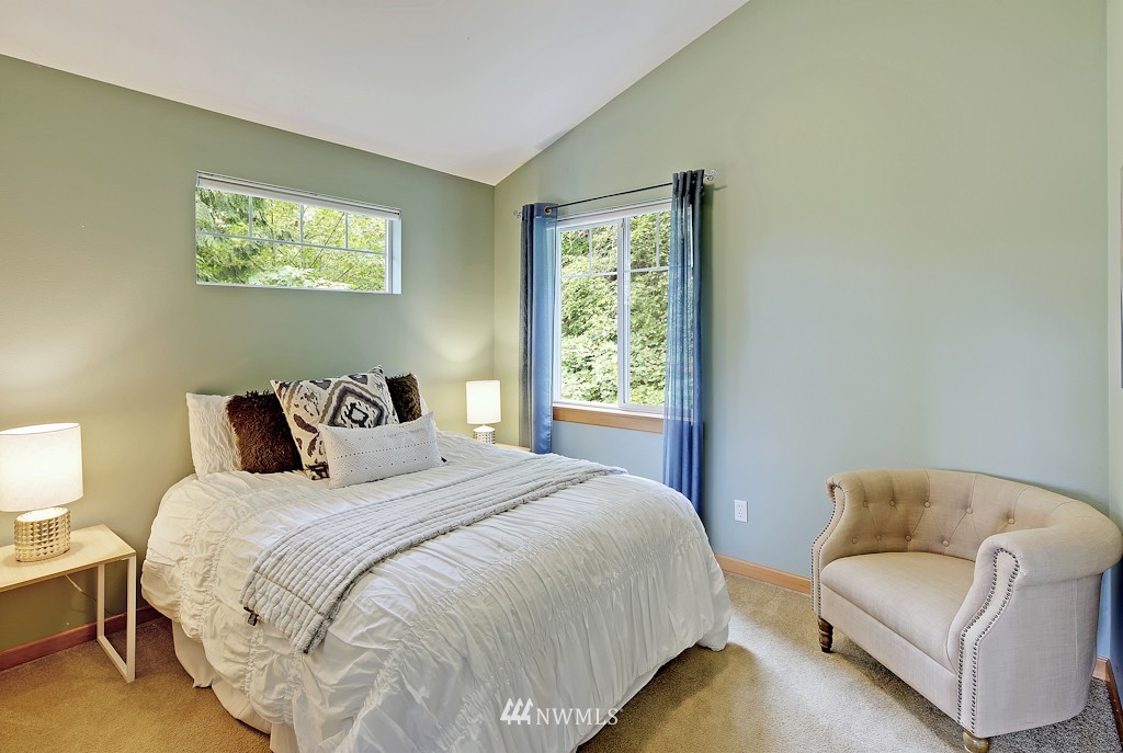 2476 Southwest Webster Street Seattle, WA 98106 - Photo 9 of 18 Gallery Image 9