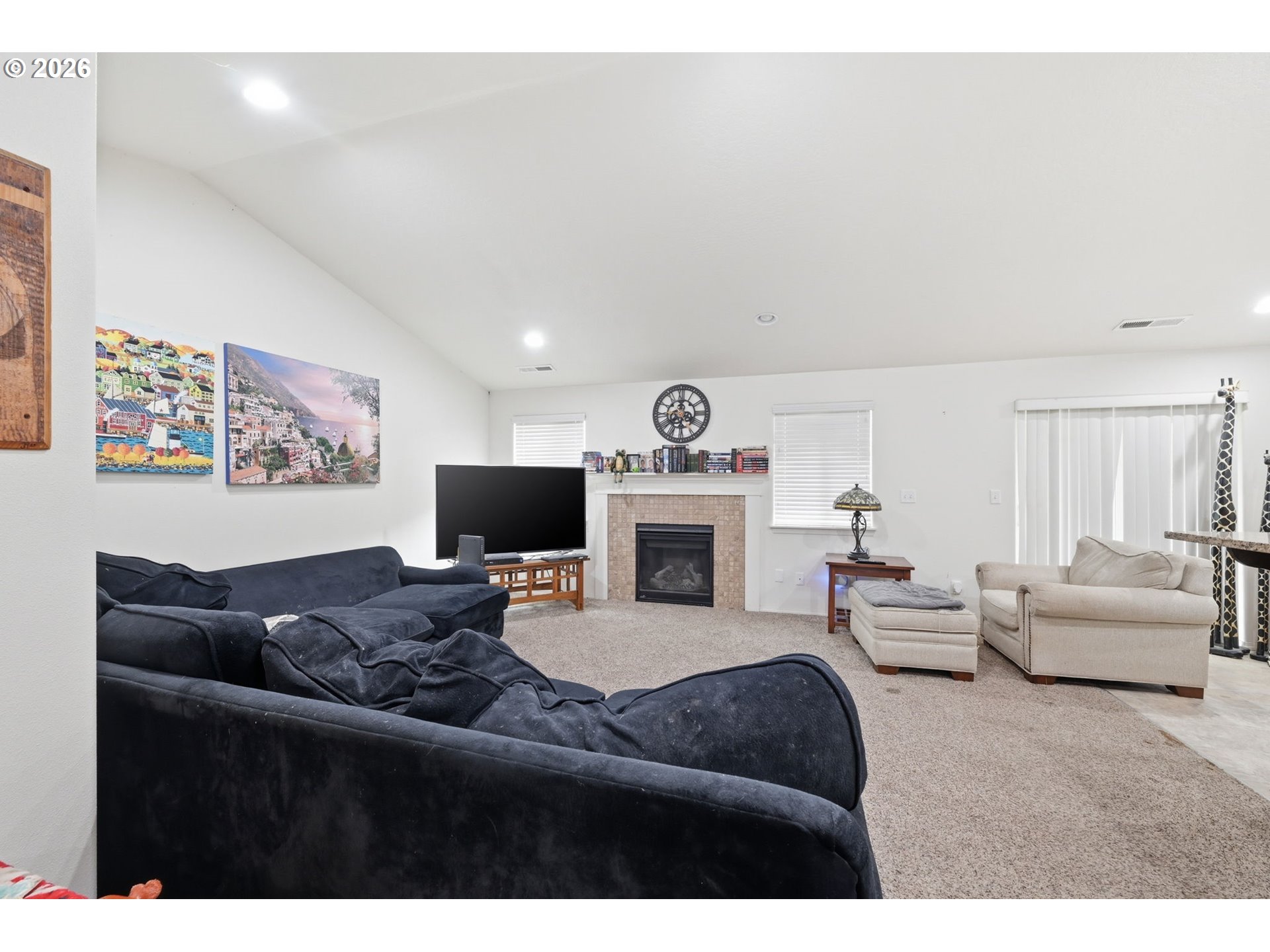 3692 Phantom Way Eugene, OR 97402 - Photo 4 of 20