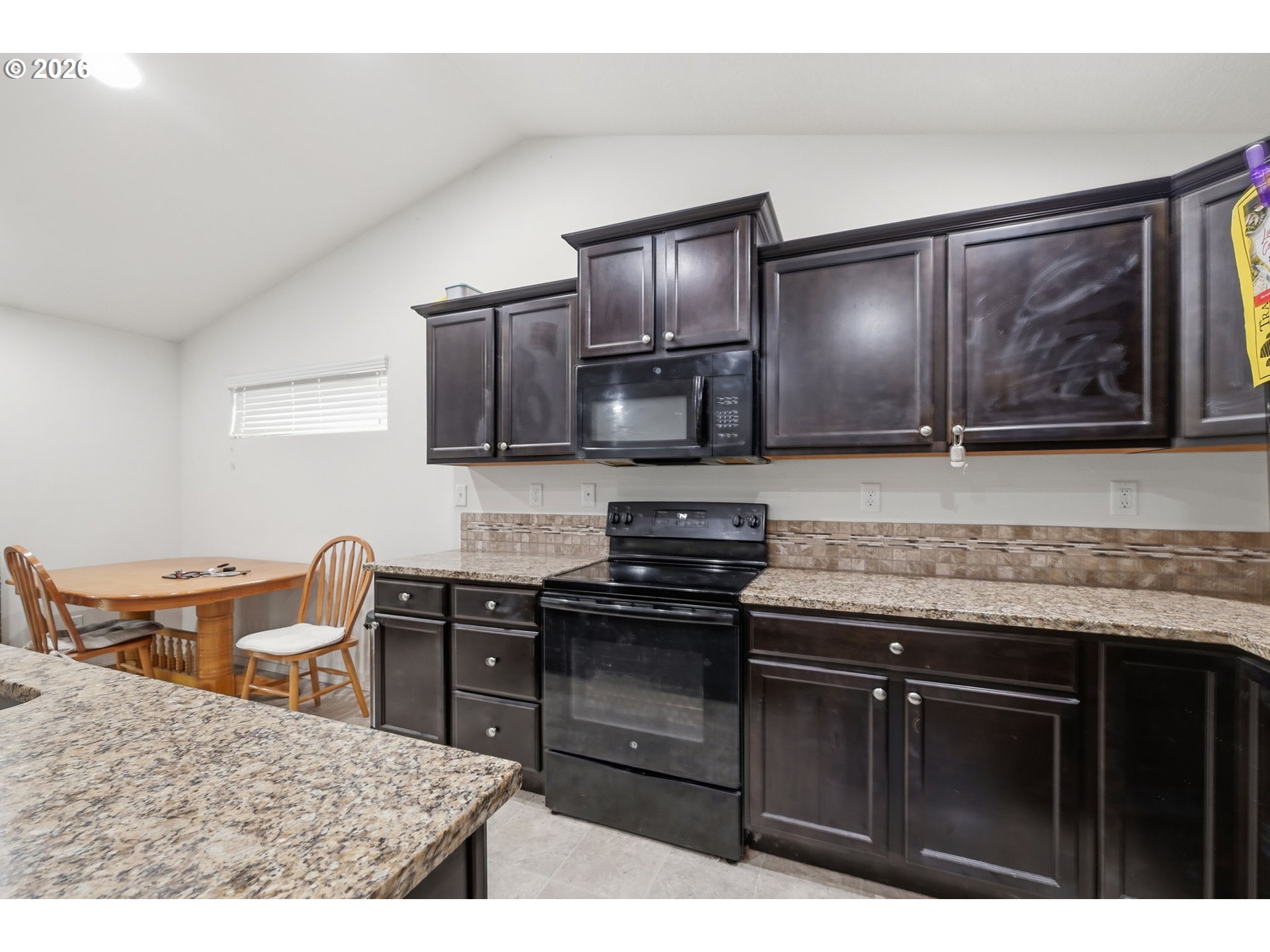 3692 Phantom Way Eugene, OR 97402 - Photo 7 of 20