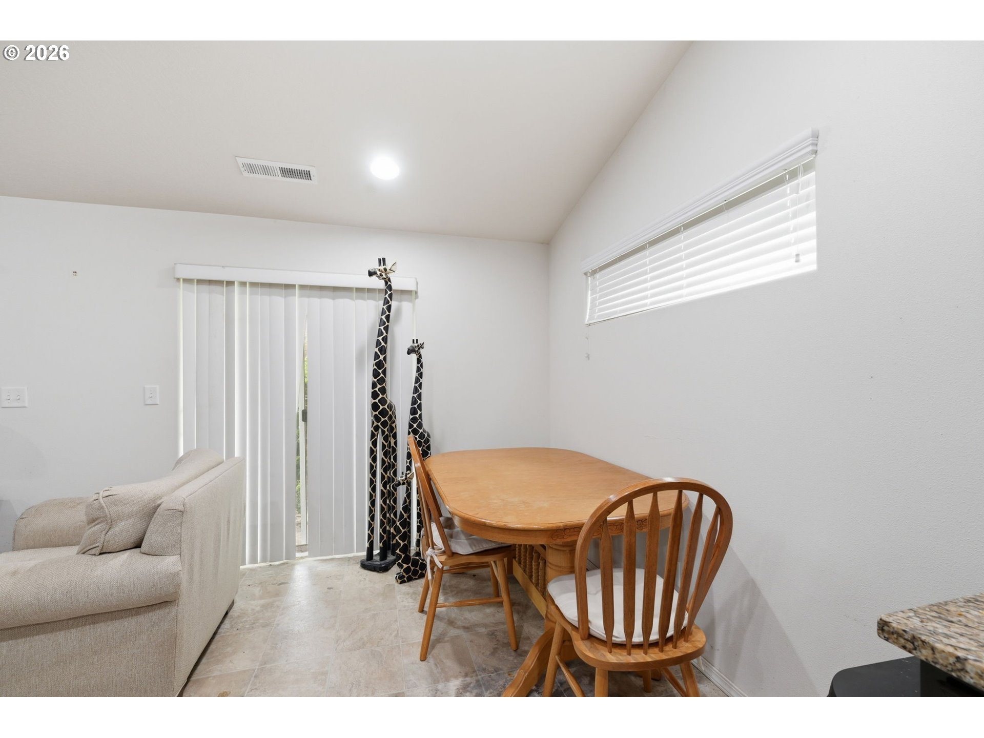 3692 Phantom Way Eugene, OR 97402 - Photo 9 of 20