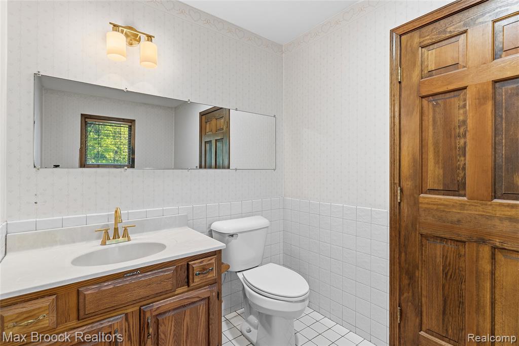 892 Barnes Lake Road Columbiaville, MI 48421 - Photo 21 of 85